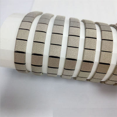 acheter l'armature de la garniture découpée avec des matrices forme le tissu conducteur mou de bande auto-adhésive au-dessus de la mousse EMC EMI Shielding Gasket online manufacture
